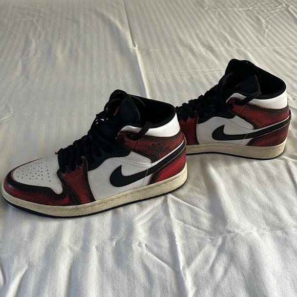 Nike Air Jordan 1 Retro Mid Men’s 7.5 Red Black White - Picture 6 of 8